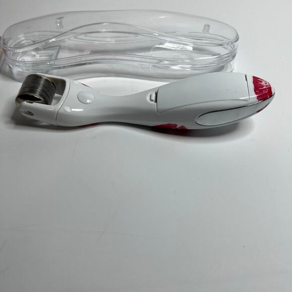 BeautyBio GloPro Microneedling Tool - Picture 3 of 4